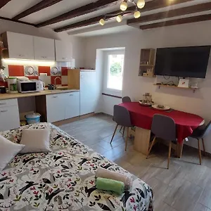https://apartment-many.in-istria.net